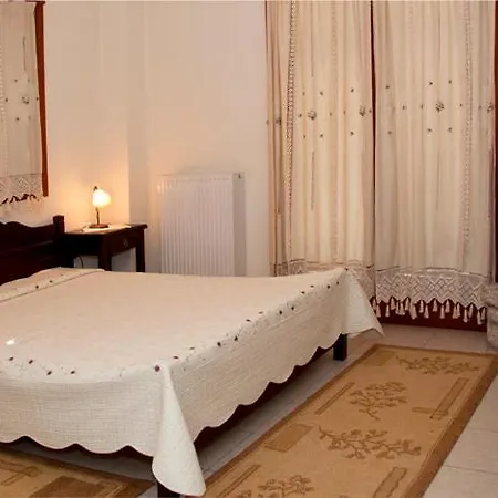 To Balkoni Tis Limnis Plastira Neochori  Kamer foto