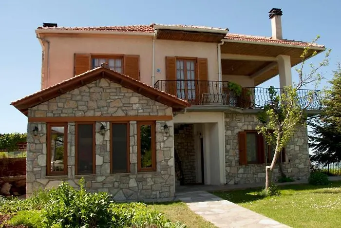 To Balkoni Tis Limnis Plastira